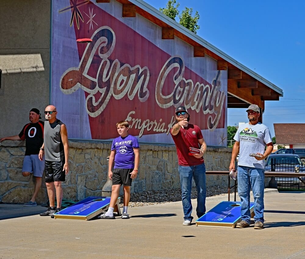 Cornhole Team Play: Rules & Scoring